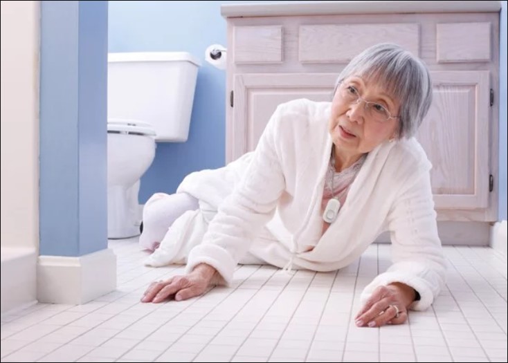 thiết kế nhà vệ sinh cho người lớn tuổi